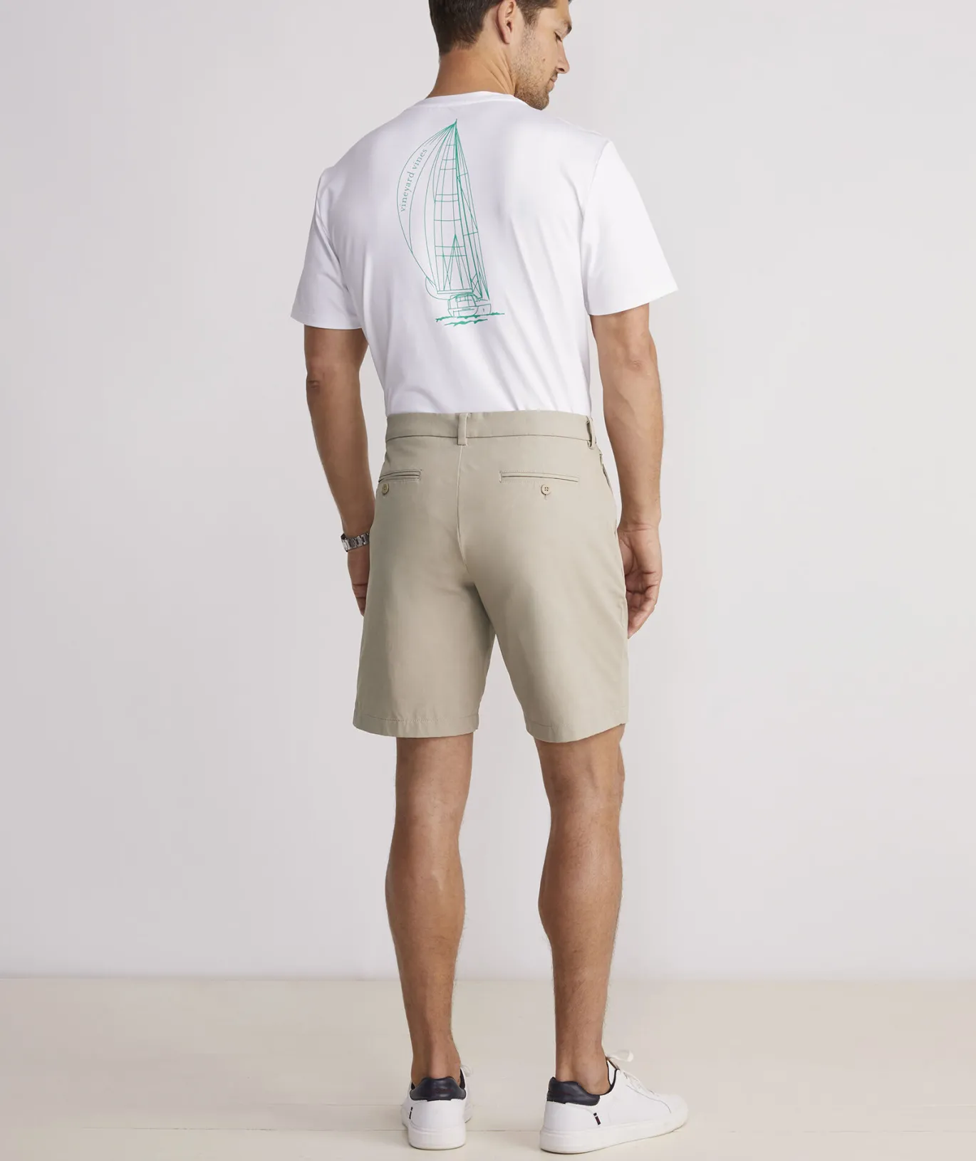 Vineyard Vines 9 Inch On-The-Go Shorts Khaki Fashion